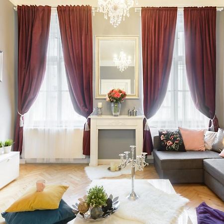 Cityscape Wenceslas Square Apartment プラハ エクステリア 写真
